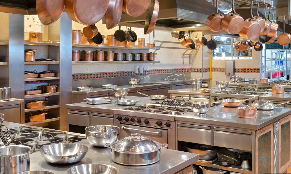 Stainless Steel is uesd in kitchen2